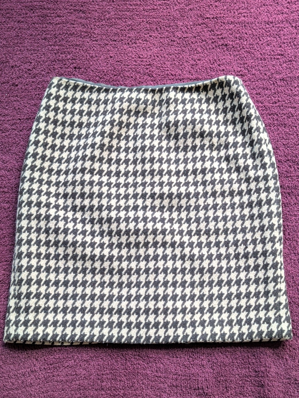 Talbots Black & Beige Houndstooth Pencil Skirt